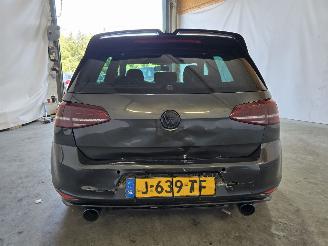 Volkswagen Golf 2.0 TSI GTI picture 6