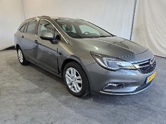 Vaurioauto  passenger cars Opel Astra SPORTS TOURER+ 2017/1