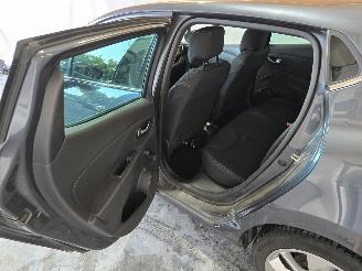 Renault Clio 0.9 TCe Limited picture 16