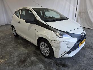 uszkodzony samochody osobowe Toyota Aygo 1.0 VVT-i x 2016/11
