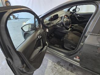 Peugeot 208 1.0 VTi Access picture 17