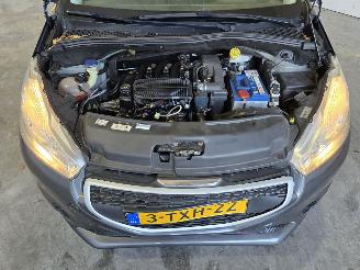 Peugeot 208 1.0 VTi Access picture 11