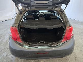 Peugeot 208 1.0 VTi Access picture 15