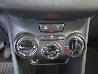 Peugeot 208 1.0 VTi Access picture 25