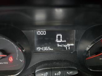 Peugeot 208 1.0 VTi Access picture 18