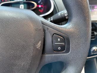 Renault Clio 0.9 TCe Eco2 Expression picture 27