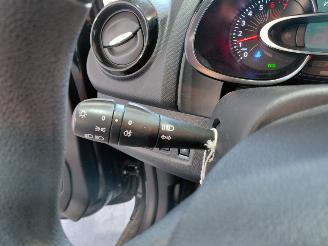 Renault Clio 0.9 TCe Eco2 Expression picture 22