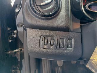 Renault Clio 0.9 TCe Eco2 Expression picture 21
