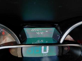 Renault Clio 0.9 TCe Eco2 Expression picture 26