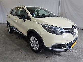 skadebil auto Renault Captur 0.9 TCe Expression 2015/8