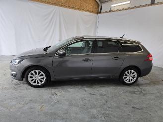 Peugeot 308 1.2 PureTech Allure picture 4