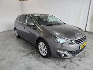 Voiture accidenté Peugeot 308 1.2 PureTech Allure 2017/11