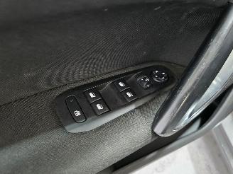 Peugeot 308 1.2 PureTech Allure picture 24