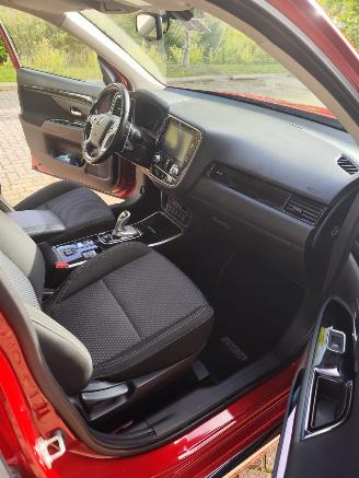 Mitsubishi Outlander 2.4 PHEV Intense+ picture 15