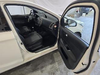 Hyundai I-20 1.2 HP i-Motion picture 13