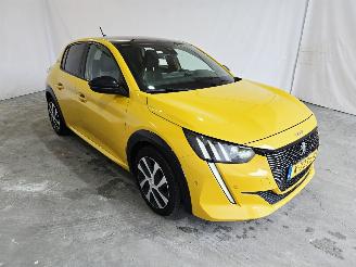 krockskadad bil auto Peugeot 208 1.2 PureTech GT-Line 2021/2