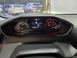 Peugeot 208 1.2 PureTech 75 Style picture 26