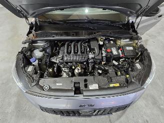 Peugeot 208 1.2 PureTech 75 Style picture 13