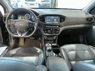 Hyundai Ioniq Premium EV picture 23