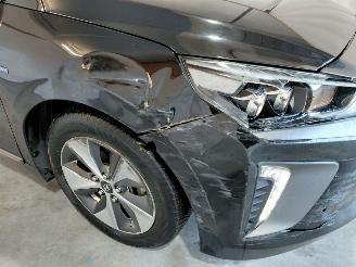 Hyundai Ioniq Premium EV picture 35