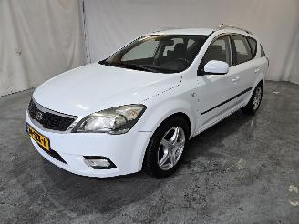 Kia Cee d 1.4 CVVT Navigator Plus Pack picture 3