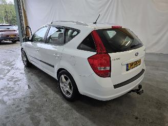 Kia Cee d 1.4 CVVT Navigator Plus Pack picture 5