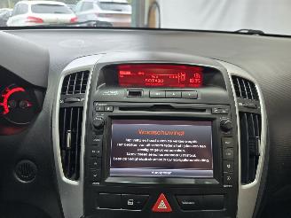 Kia Cee d 1.4 CVVT Navigator Plus Pack picture 30