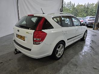 Kia Cee d 1.4 CVVT Navigator Plus Pack picture 7