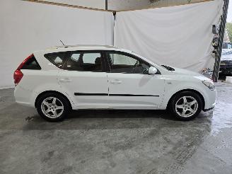 Kia Cee d 1.4 CVVT Navigator Plus Pack picture 8
