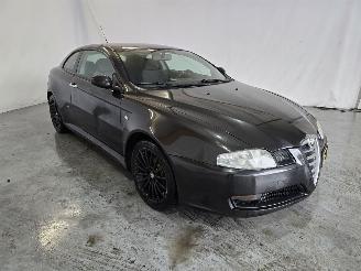 Vaurioauto  passenger cars Alfa Romeo GT 1.8 T.Spark Distinctive 2006/3
