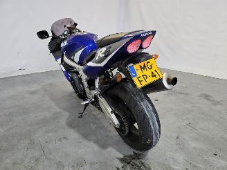 Yamaha YZF - R6  picture 5