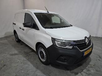 damaged passenger cars Renault Kangoo VAN 2024/4