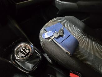 Peugeot 108 1.0 e-VTi Allure TOP picture 33