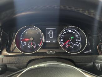 Volkswagen Golf 2.0 TDI HL Bns R picture 25