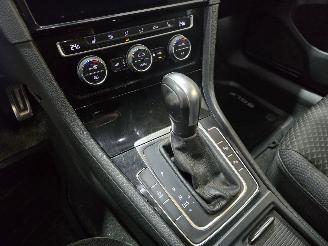 Volkswagen Golf 2.0 TDI HL Bns R picture 27