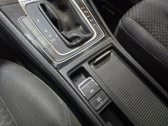 Volkswagen Golf 2.0 TDI HL Bns R picture 28