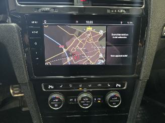 Volkswagen Golf 2.0 TDI HL Bns R picture 26