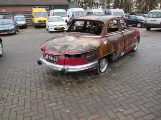 skadebil auto Peugeot  Panhard pl17 1963/12
