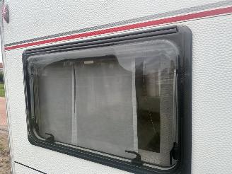 Burstner  Premio 460 TS fransbed picture 11