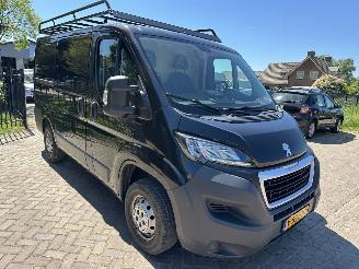 Peugeot Boxer 330 2.0 BlueHDI L1H1 Premium picture 4