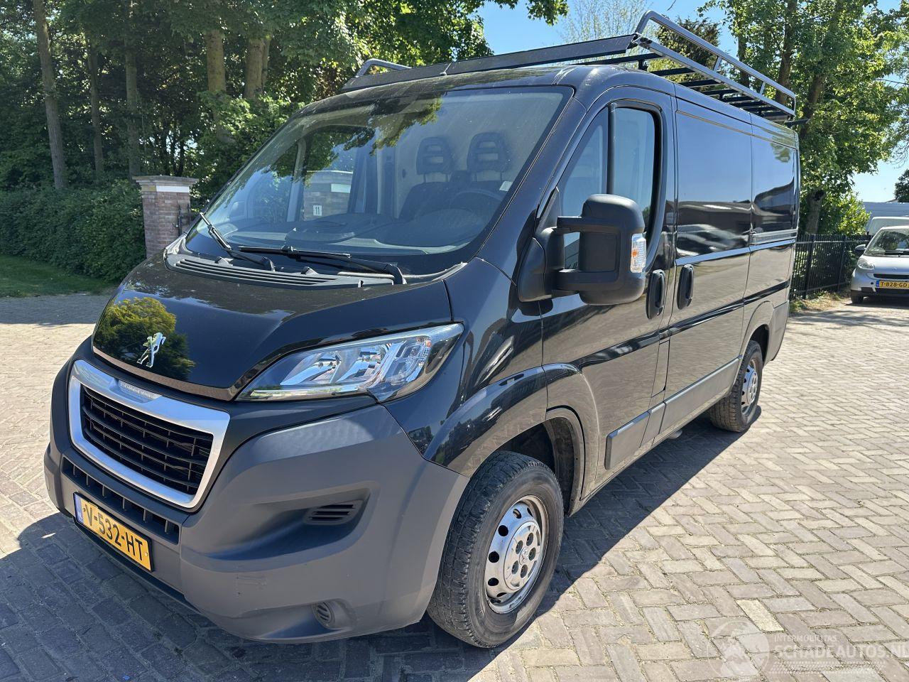 Peugeot Boxer 330 2.0 BlueHDI L1H1 Premium