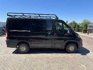 Peugeot Boxer 330 2.0 BlueHDI L1H1 Premium picture 5