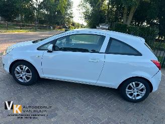 Opel Corsa 1.4-16V Enjoy picture 2
