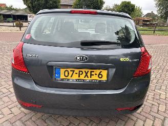 Kia Cee d 1.4 CVVT X-ecutive picture 8