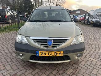 Dacia Logan 1.6-16V Lauréate picture 3
