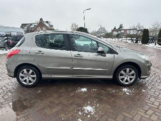 Peugeot 308 1.6 VTi Style automaat picture 5