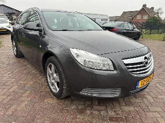 uszkodzony samochody osobowe Opel Insignia SPORTS TOURER SW 1.6 T Edition 2011/9