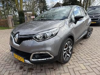 Schadeauto Renault Captur 0.9 TCe Xmod 2015/10