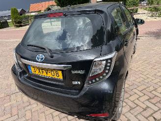 skadebil auto Toyota Yaris 1.5 Full Hybrid Aspiration 2014/7