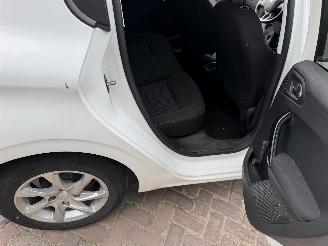 Peugeot 208 1.2 VTi Style picture 18